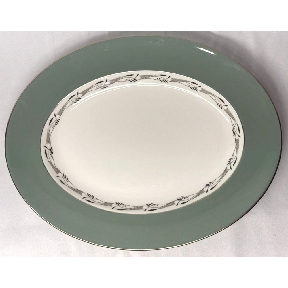 Wedgwood Halford Bone China Large Oval Serving Platter 13.75" Beautiful Conditon
